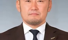 米兰体育官网-日本足球队教练离职，新帅将接掌球队