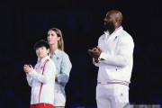 米兰体育平台登录入口-神奇一幕：球员们的高超球技让对手望尘莫及